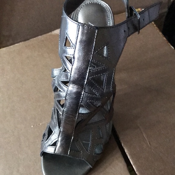 Aldo - Picture 2 of 2